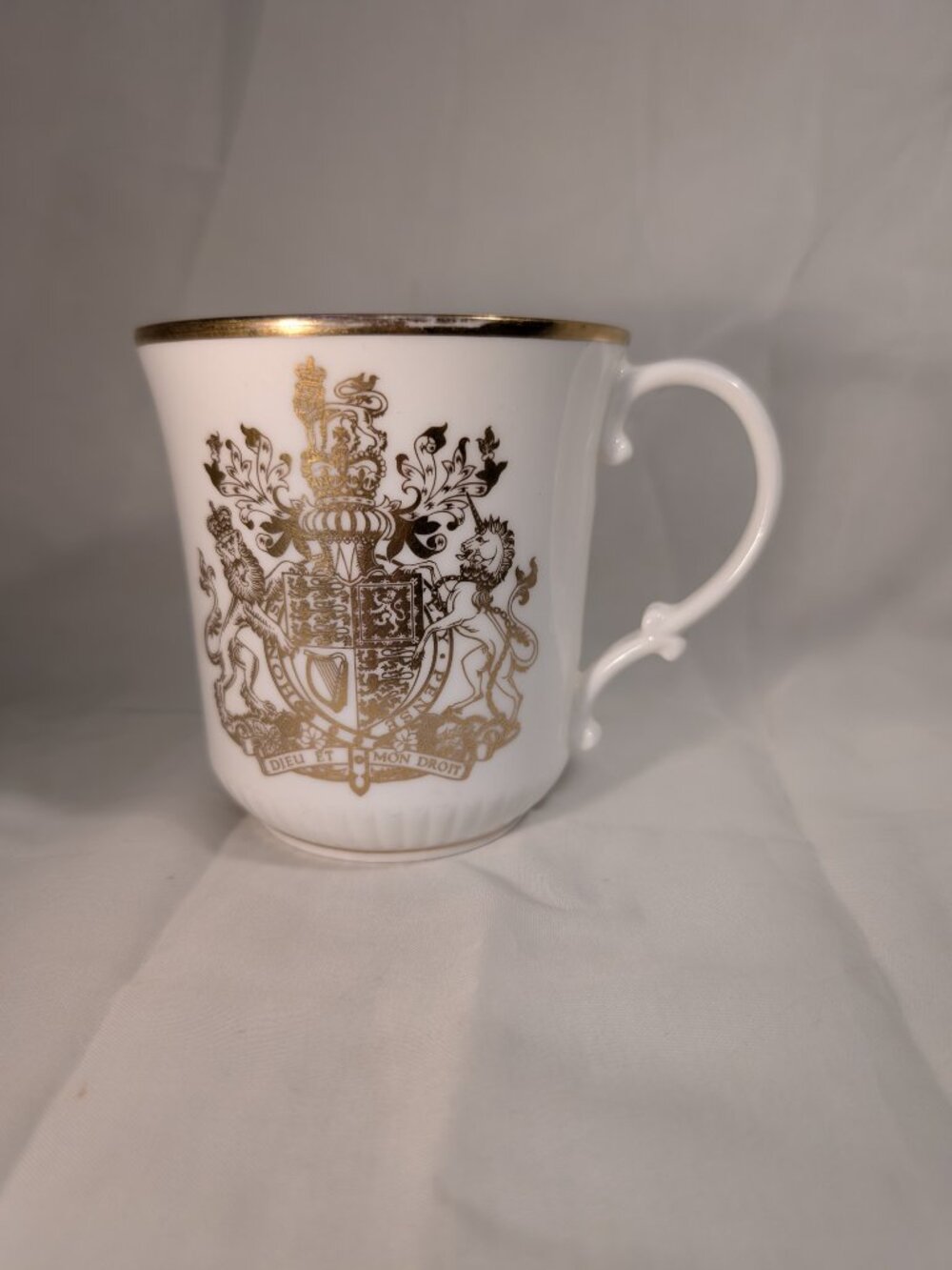 Royal Doulton Queen Elizabeth II Silver Jubilee 1977 Mug